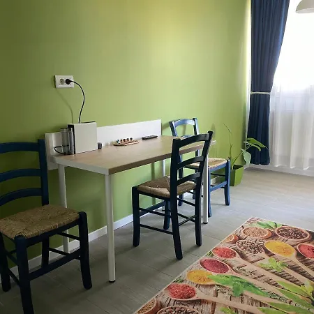 F1rst - Mamaia Nord Apartment *
